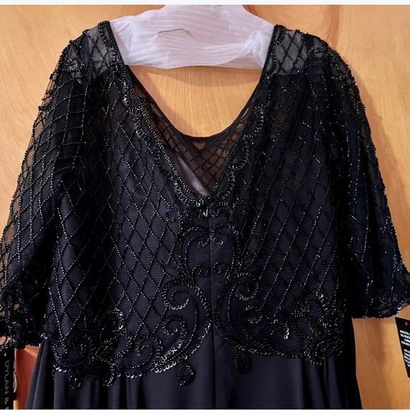 NWT Black Gown - Picture 2 of 6